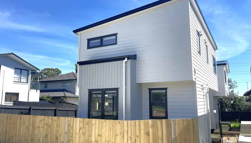 A/54 Royal View Road, Te Atatu South