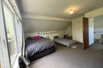 30 Martin Crescent (upstairs 4 bedrooms), Northcote