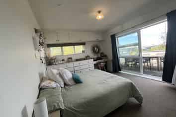 30 Martin Crescent (upstairs 4 bedrooms), Northcote