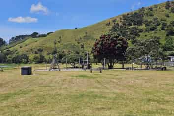 7 Mission Road, Port Waikato