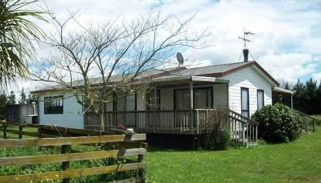 27B Royal Doulton Drive, Pukekohe