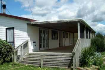 27B Royal Doulton Drive, Pukekohe