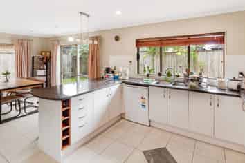 13 Strundeen Close, Flat Bush