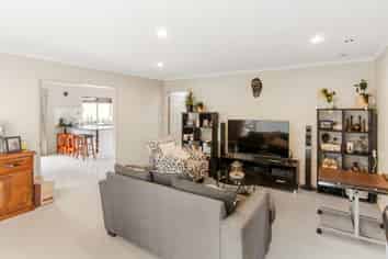 13 Strundeen Close, Flat Bush