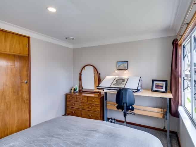 1404 Warwick Place, Mayfair