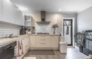 15 Paisley Street, KEW