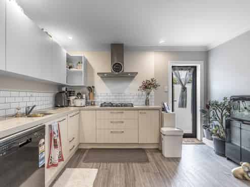 15 Paisley Street, Kew