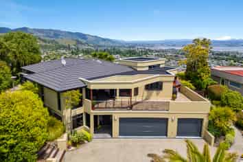 29 Austen Ward Heights, Enner Glynn