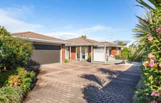 2/38 East Coast Road, Milford