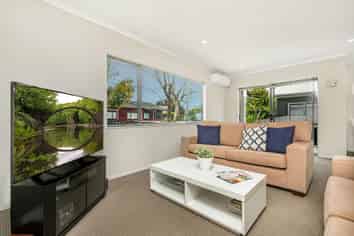 2/28 Holiday Road, Stanmore Bay