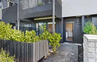 2/71 Hobsonville Point Road, Hobsonville