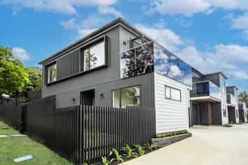 5B Cheryl Place, Hillcrest