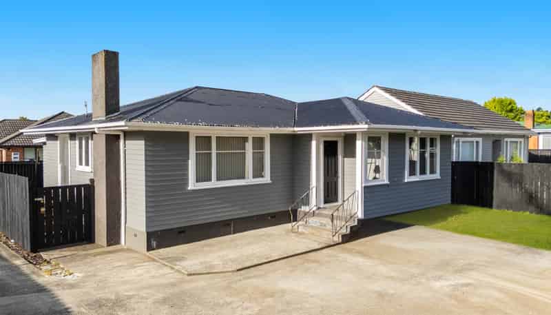 405 West Coast Road, Glen Eden