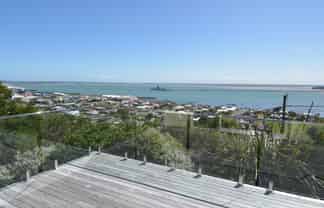 10 Elizabeth Street, Bluff