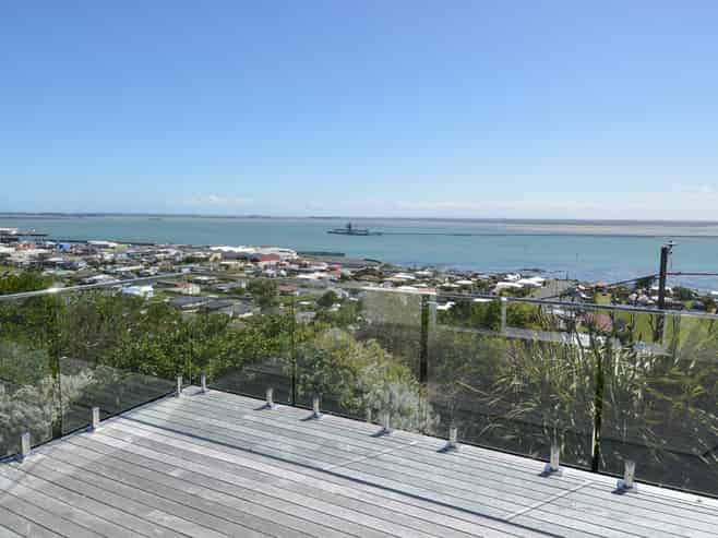 10 Elizabeth Street, Bluff