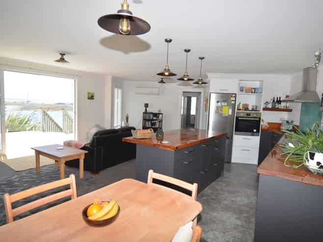 10 Elizabeth Street, Bluff