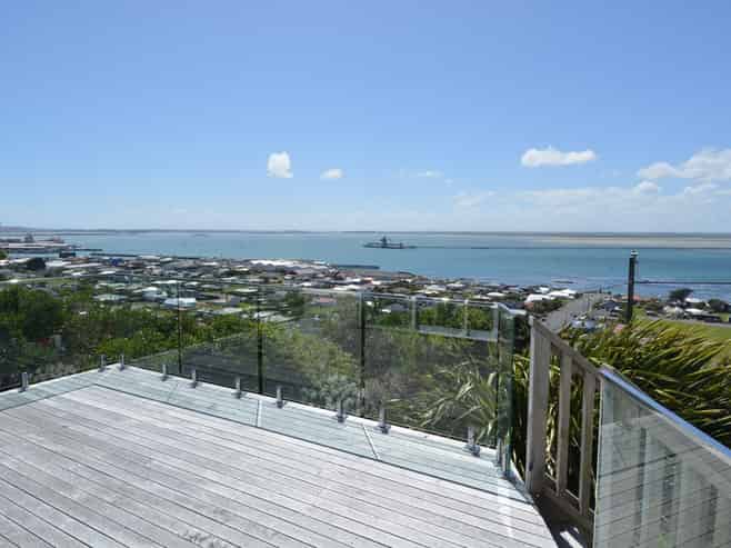 10 Elizabeth Street, Bluff