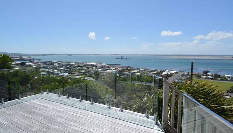 10 Elizabeth Street, Bluff