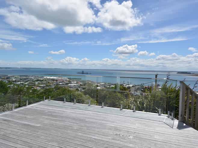 10 Elizabeth Street, Bluff