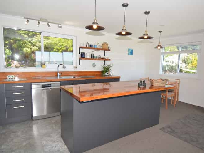 10 Elizabeth Street, Bluff