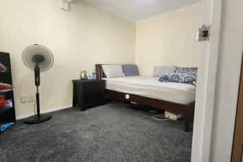 2/24 Commodore Drive, Lynfield