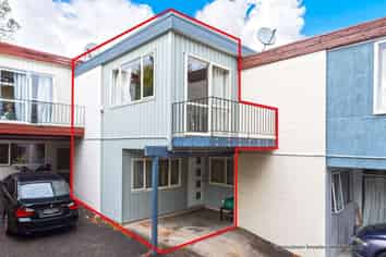 2/24 Commodore Drive, Lynfield