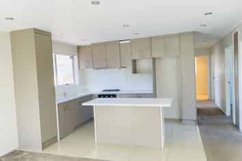 16 Nan Place, Pakuranga Heights