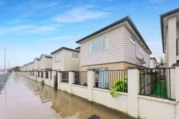 242 Murphys Road, Flat Bush