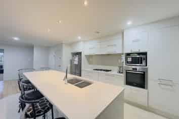 242 Murphys Road, Flat Bush