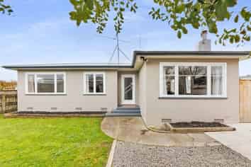 20 Pharazyn Street, Feilding