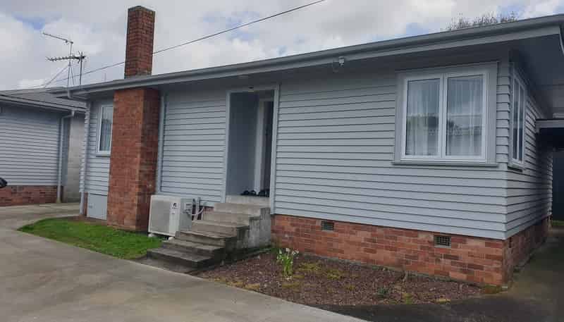 2/16 Cambridge Road, Manurewa