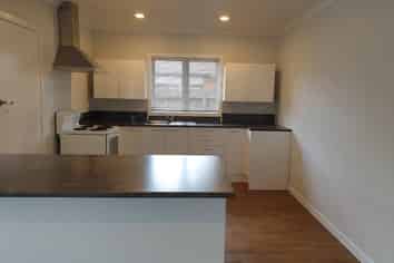 2/16 Cambridge Road, Manurewa