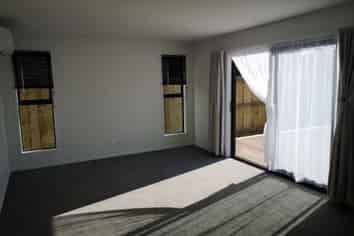 19 Jacks Landing Drive, Hamilton Lake