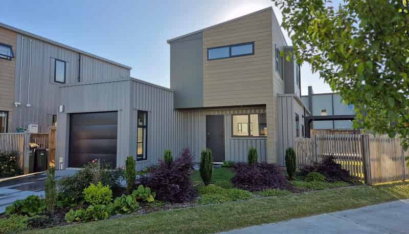 19 Jacks Landing Drive, Hamilton Lake