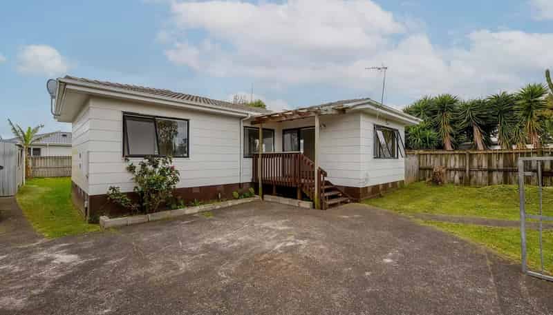 17 Dungarvon Place, Clendon Park