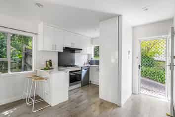 16 Dunraven Place, Torbay