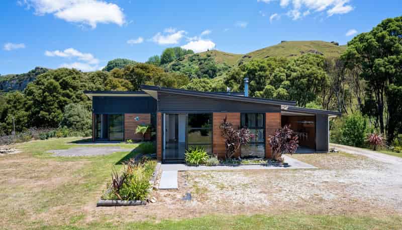 1995 Waimarama Road, Waimarama