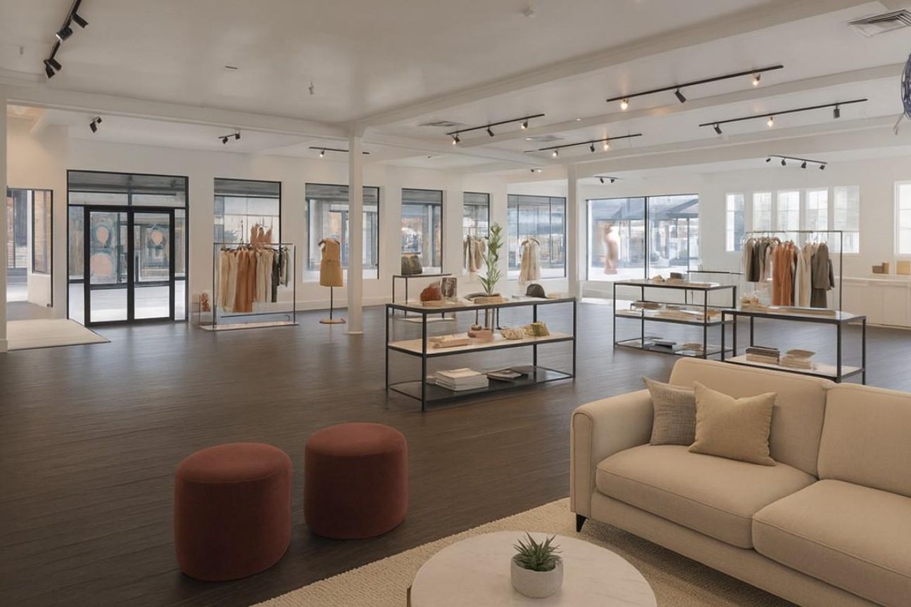 High-Profile Newmarket Retail Opportunity - Widok 5