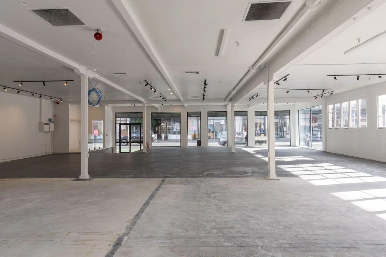 High-Profile Newmarket Retail Opportunity - Widok 3