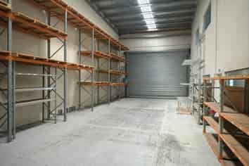 High Profile Showroom, Office or Warehouse