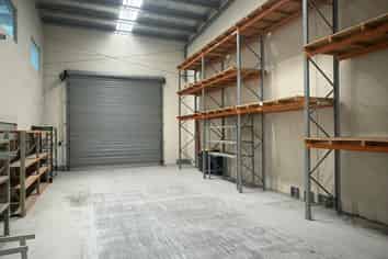 High Profile Showroom, Office or Warehouse