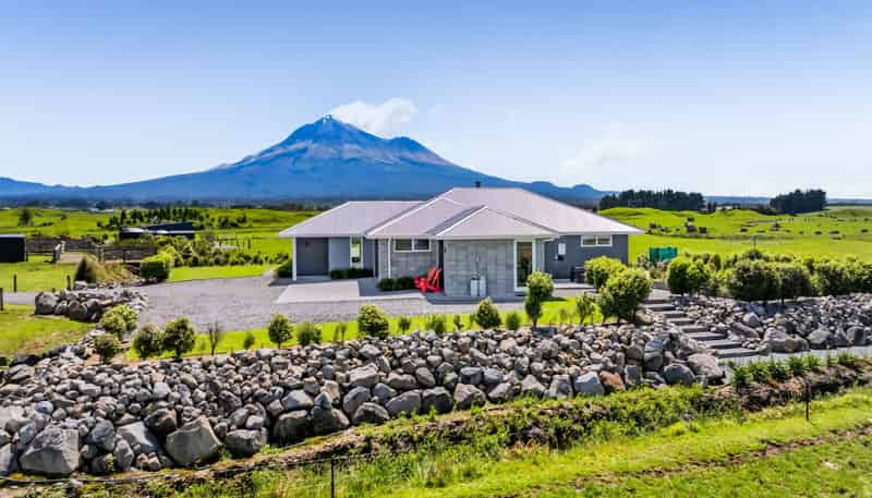 1230 Ihaia Road, Opunake