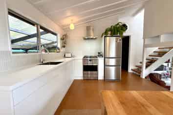 191 Hills Road, Raglan