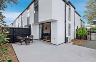 6/12 New Brighton Road, Shirley