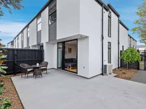 6/12 New Brighton Road, Shirley