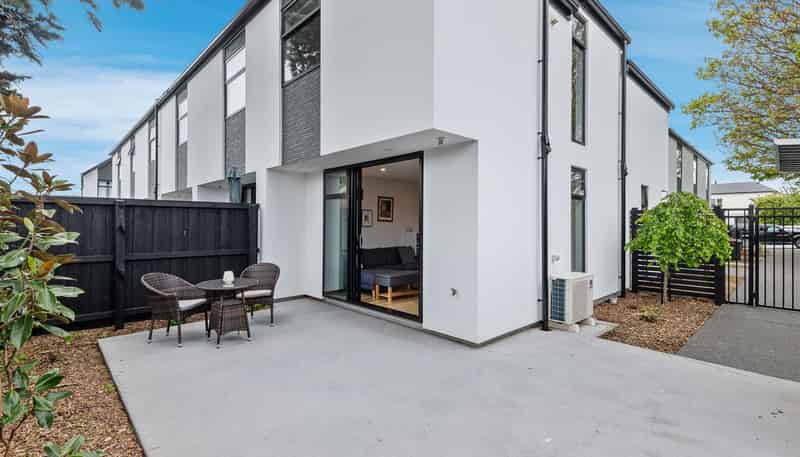 6/12 New Brighton Road, Shirley