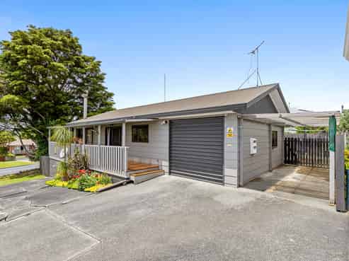 1/63 Rodney Street, Wellsford