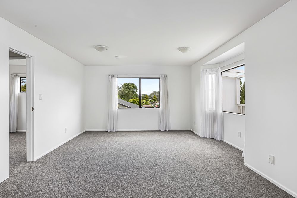 Refurbished & low maintenance - move-in ready! - Meer