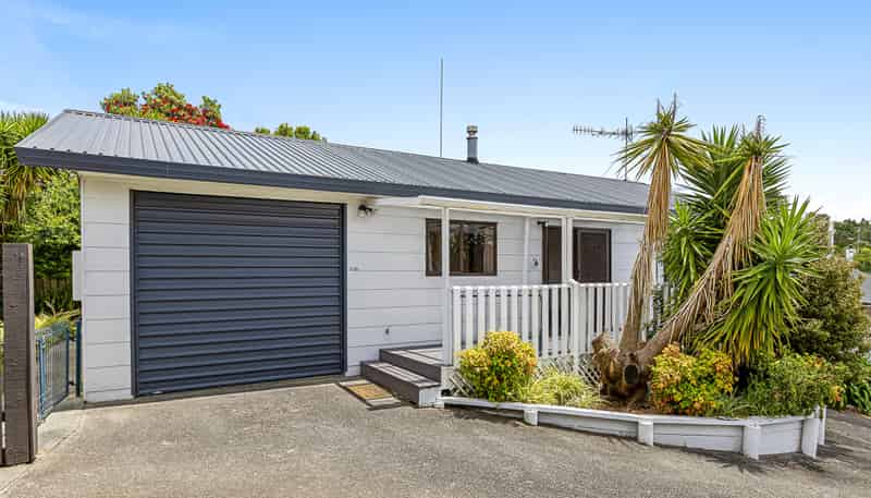2/63 Rodney Street, Wellsford