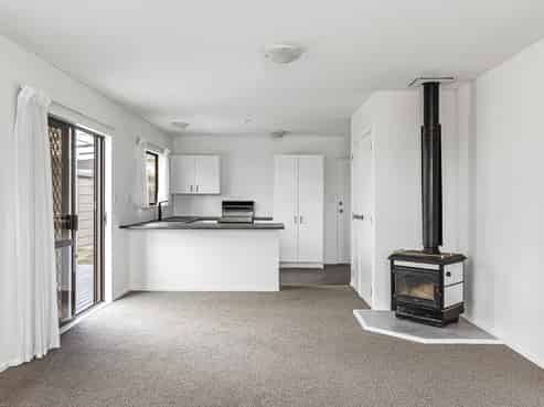 2/63 Rodney Street, Wellsford